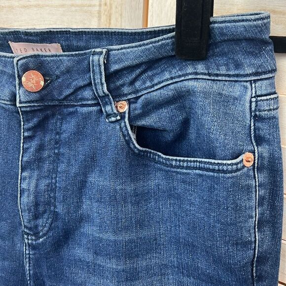 3/$25 Ted Baker London Catrina Distressed Hem Skinny Jeans 30 - Picture 5 of 13